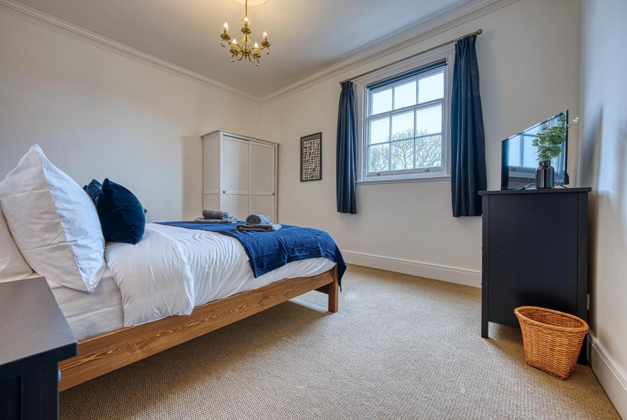 2-Bedroom Stunning, Modern & Spacious Apartment, Near Ocean Village, Central Southampton - Plenty Of Parking - By Blue Puffin Stays Екстер'єр фото